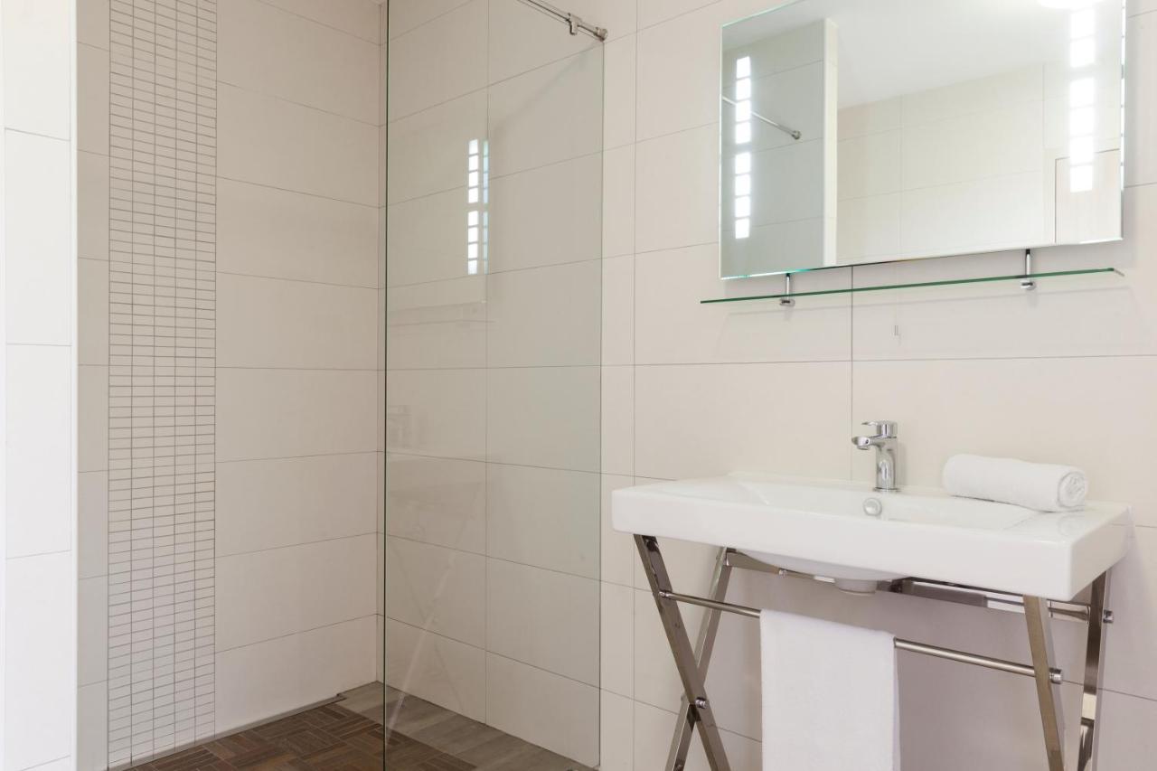 Charme Hotel, Montbeliard Sud Bagian luar foto