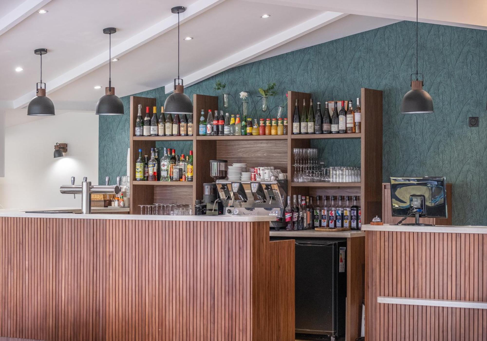 Charme Hotel, Montbeliard Sud Bagian luar foto