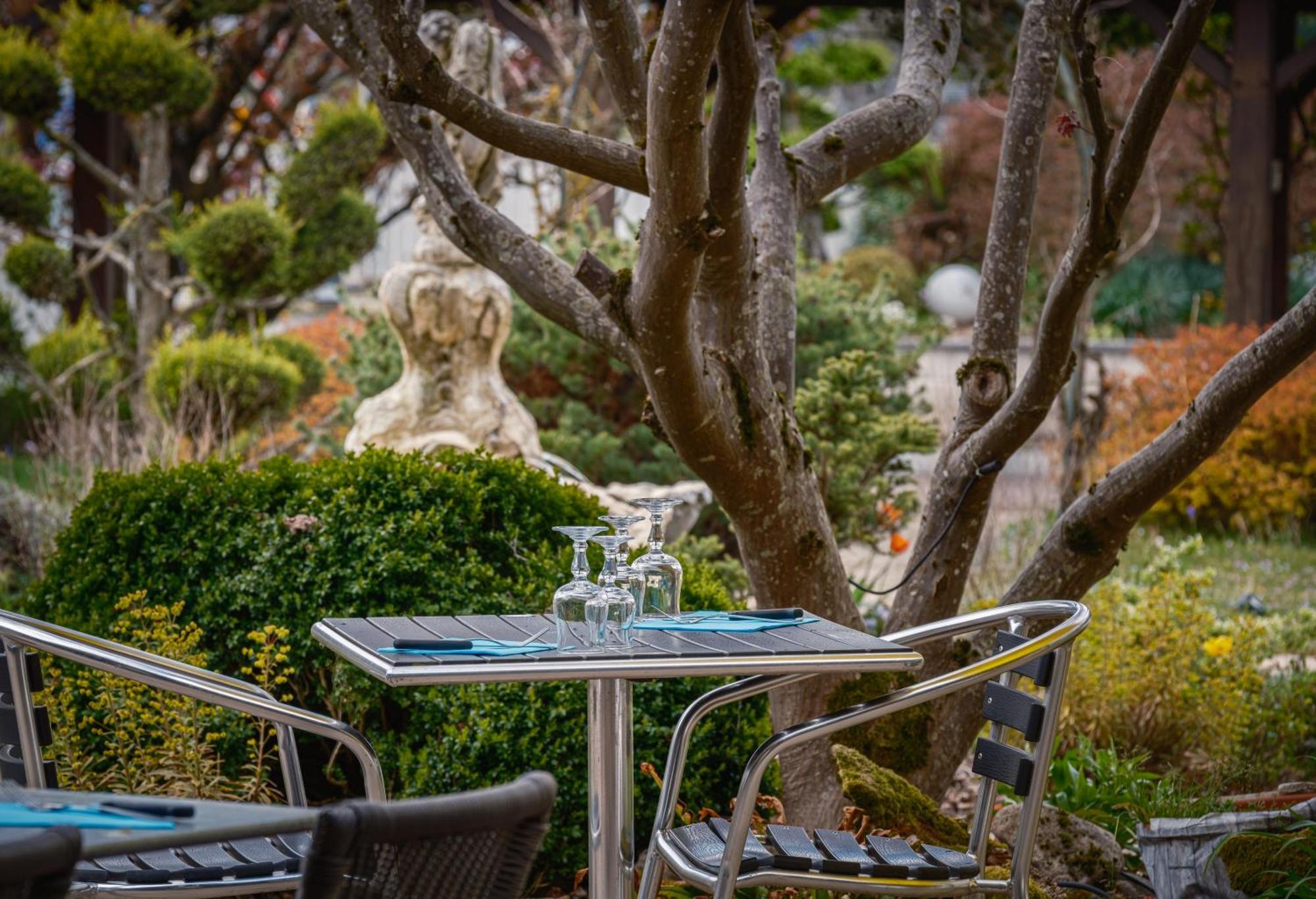 Charme Hotel, Montbeliard Sud Bagian luar foto