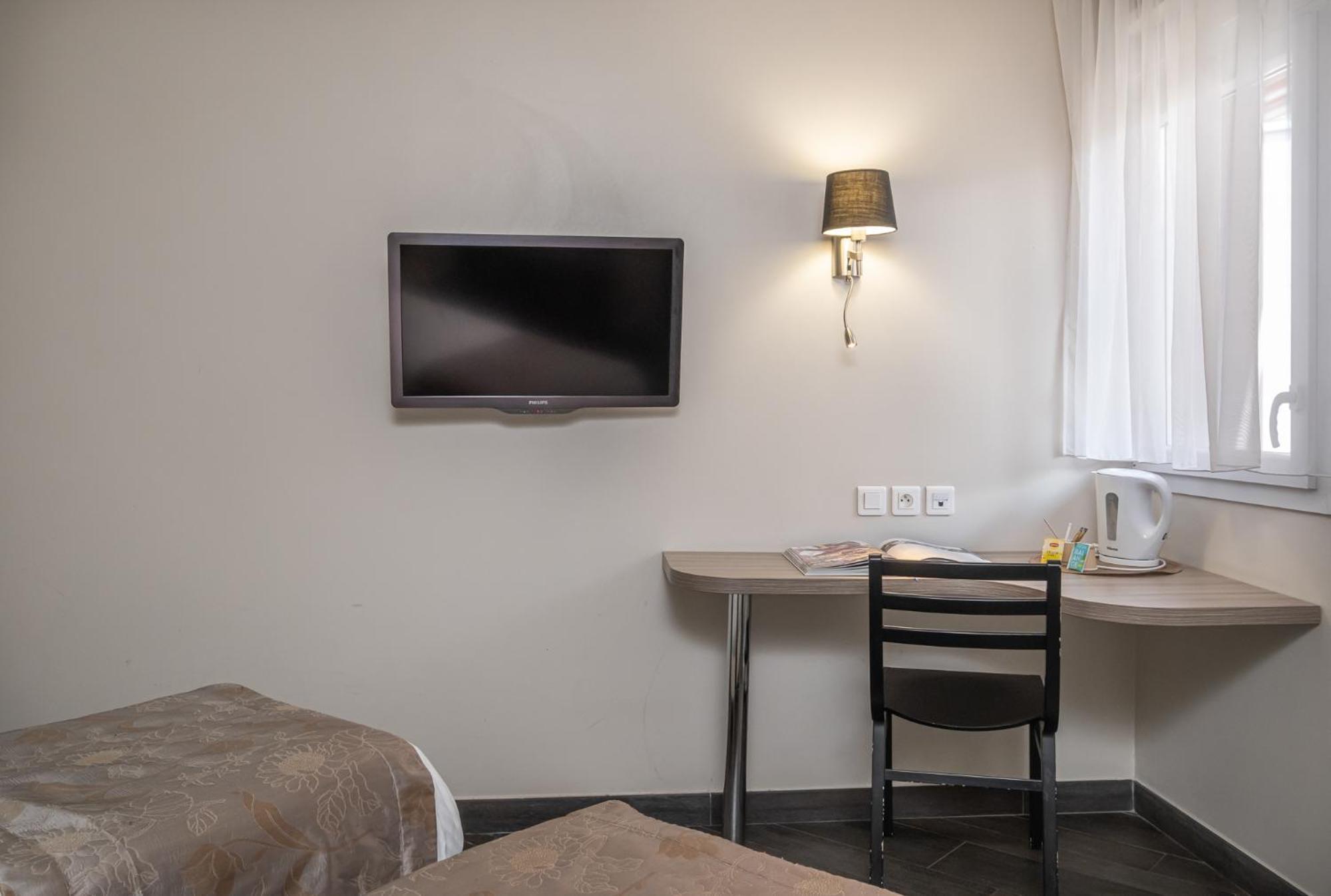 Charme Hotel, Montbeliard Sud Bagian luar foto