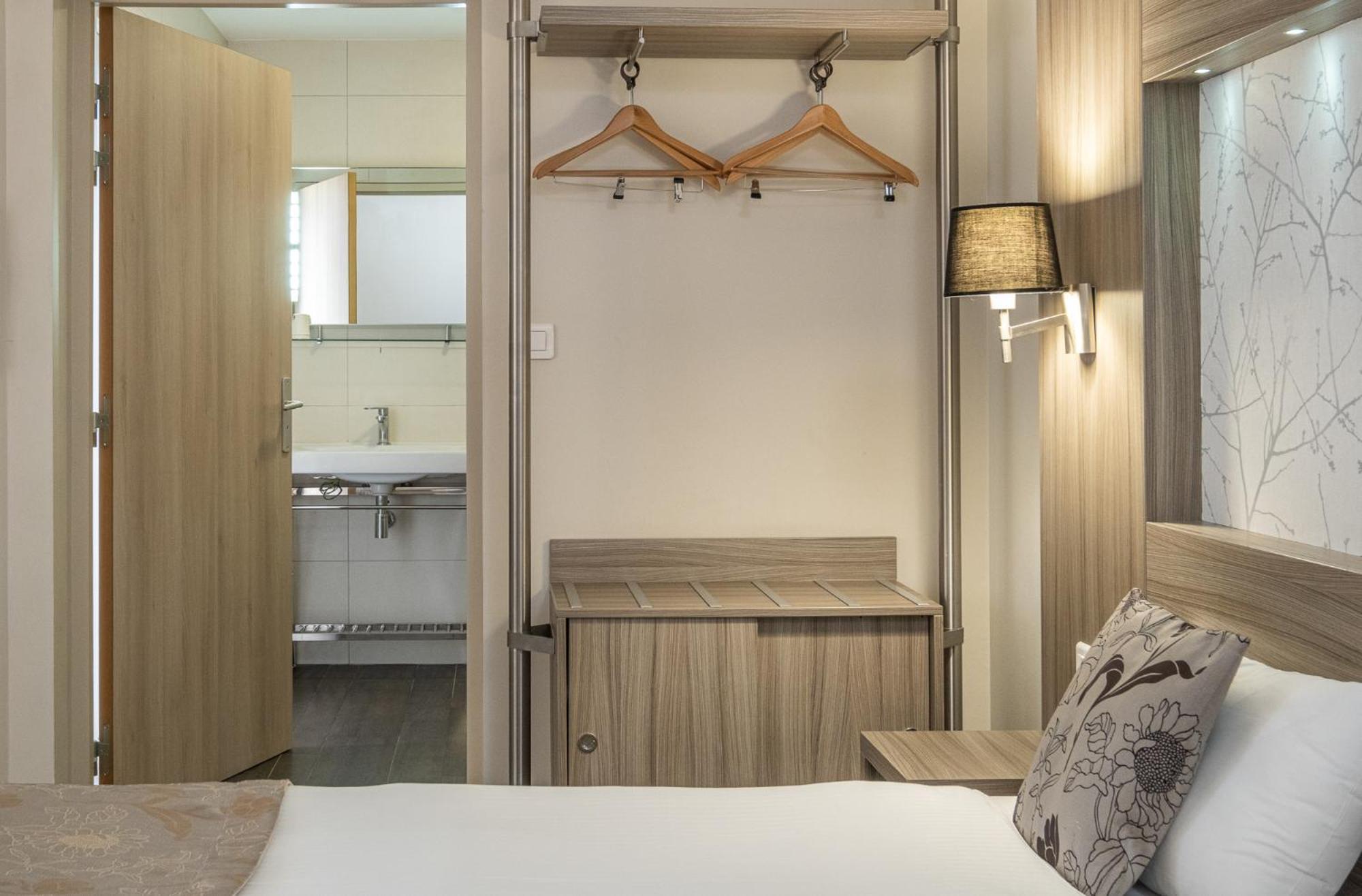 Charme Hotel, Montbeliard Sud Bagian luar foto